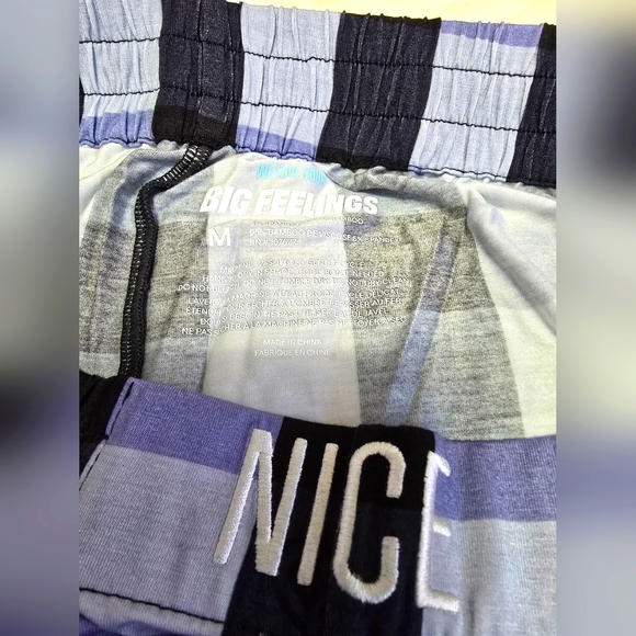 ALICE + OLIVIA Big Feelings Nico Long Sleve PJ Set. Blue/Black. Size M - Picture 12 of 12